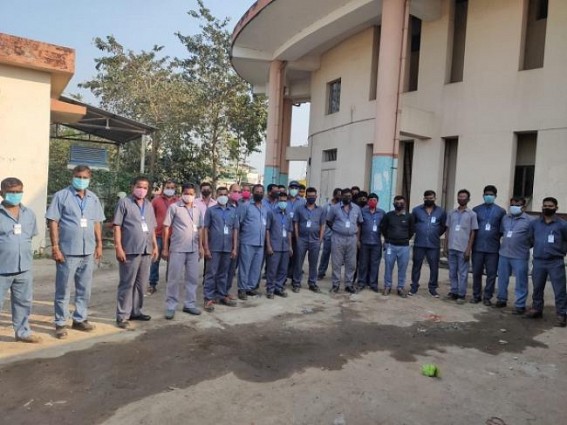 LCV Drivers in Tension of Livelihood Crisis as they are not allowed to refill CNG Cylinders LCV Drivers in Tension of Livelihood Crisis as they are not allowed to refill CNG Cylinders